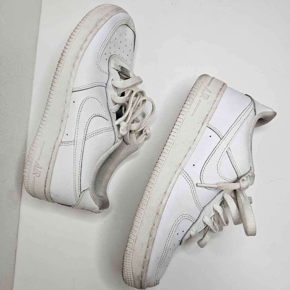 Nike Air Force 1 Low Tops Boys Mens Size 5.5  All White Unisex - Picture 7 of 11